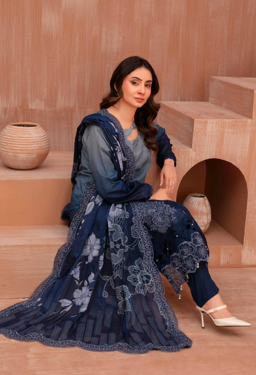 Lawn slub doria tie and dye embroidered shirt,back and fancy work ,printed voile dupatta with comfort trouser